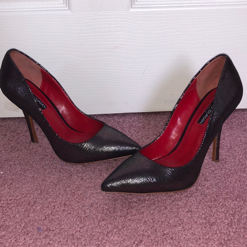 Charles Jourdan Pumps